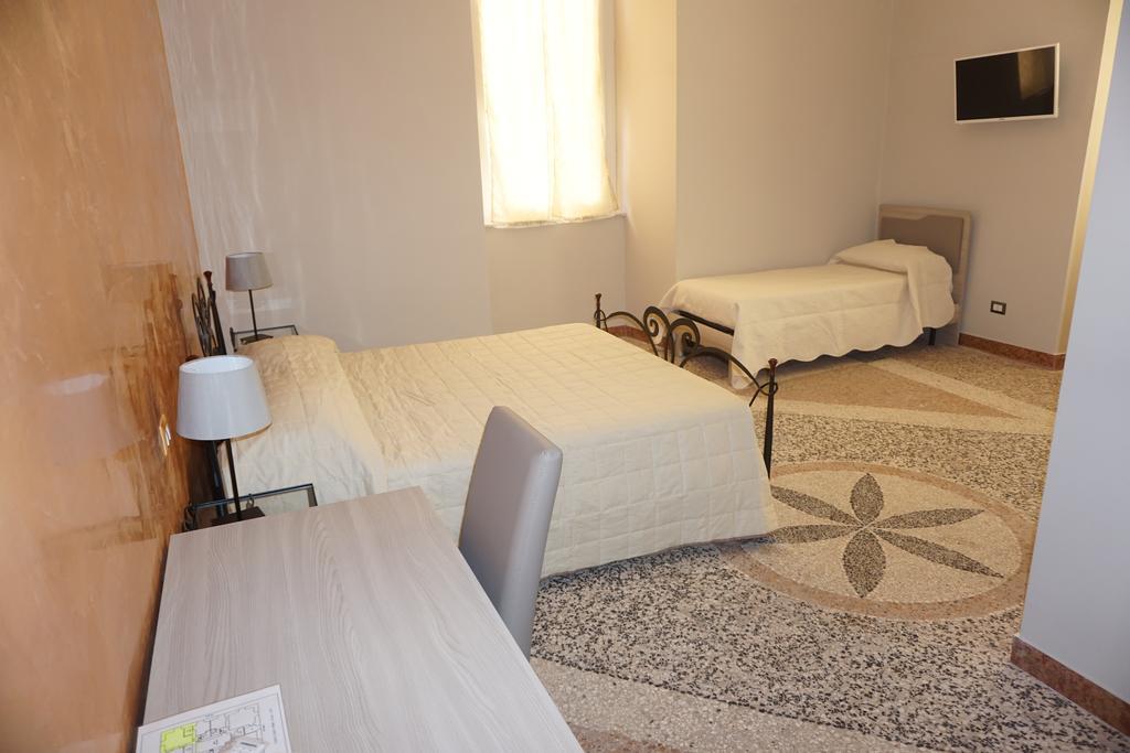 Residence Stendhal Guest House Civitavecchia Eksteriør bilde